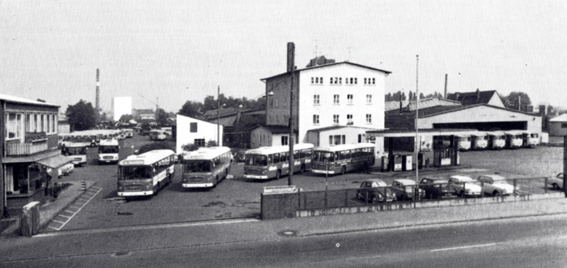 Blick auf den Omnibusbetriebshof Sandershäuser Straße, 1970 