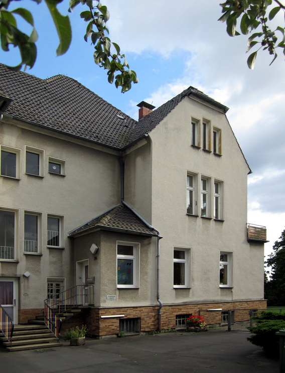 Das Pfarrhaus Pfarrstraße 34 Treppe zum Eingang des 2 geschossigen Hauses im Jahr 2012 