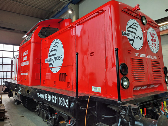 Lokomotive der Fa. Rose mit Werbung für den KSV Hessen Kassel 