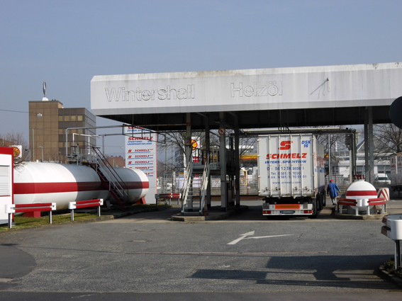 LKW Betankung an der Tankstelle Spedition Schmelz, 2015 