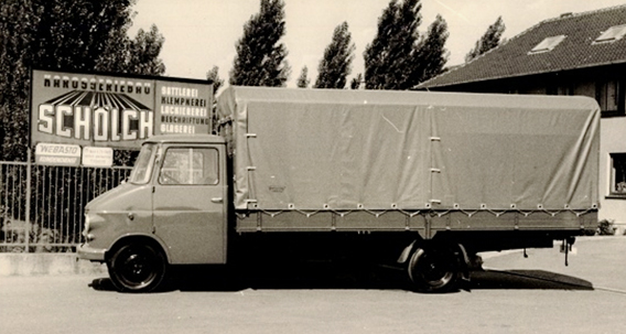 Opel Lkw mit einem durch die Fa. Schölch verlängerten Aufbau 