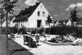 Schroederplatz 1942 in einer Werkszeitung der Gerhard-Fieseler-Werke 
