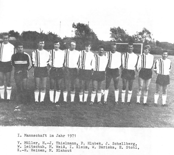 Bild der angetretenen 1.Mannschaft in der Festschrift zum 50jährigen Bestehen des Vereins 