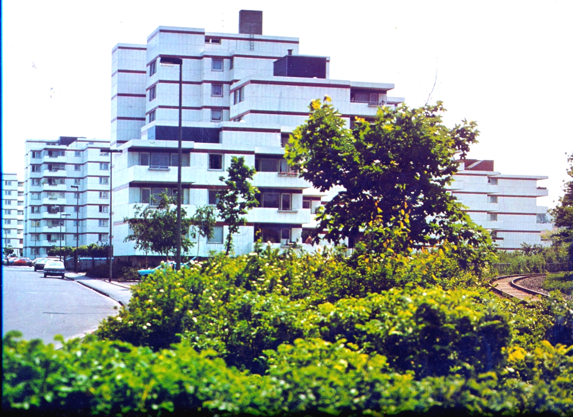 Blick auf die Wohnblocks der Heinrich-Steul-Straße