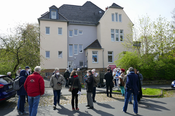 Teilnehmer an der Veranstaltung in der Pfarrstraße 34 