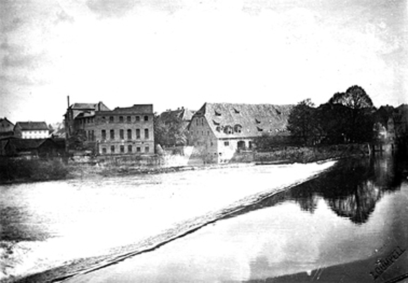 Steinwehr vom Kleinen zum Großen Finkenherd um 1901 mit Blick auf die Unterneustädter Mühle