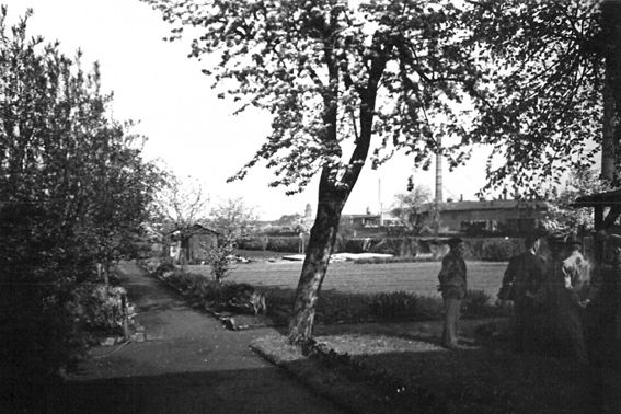 Gartenanlage hinter dem alten Forstgut, 1930 