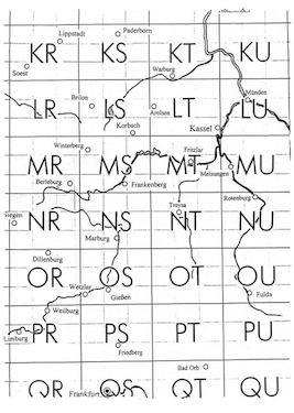 Karte mit 28 Planquatrate mit Kennzeinungen von KR biis QU zur Position der angreifenden Flugzeuge für den Gau Kurhessen 